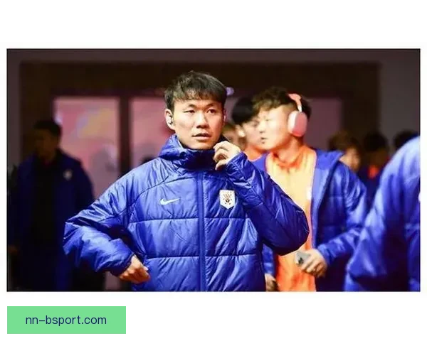 李源一在国足比赛中染红被罚下 赛后引发广泛讨论与争议